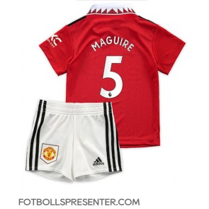 Manchester United Harry Maguire #5 Hemmatröja Barn 2022-23 Kortärmad (+ korta byxor)